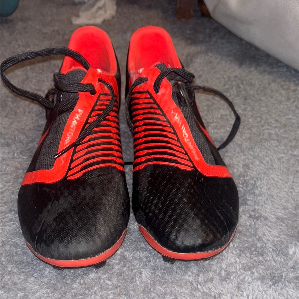 Nike Men's Black and Red Soccer Shoes